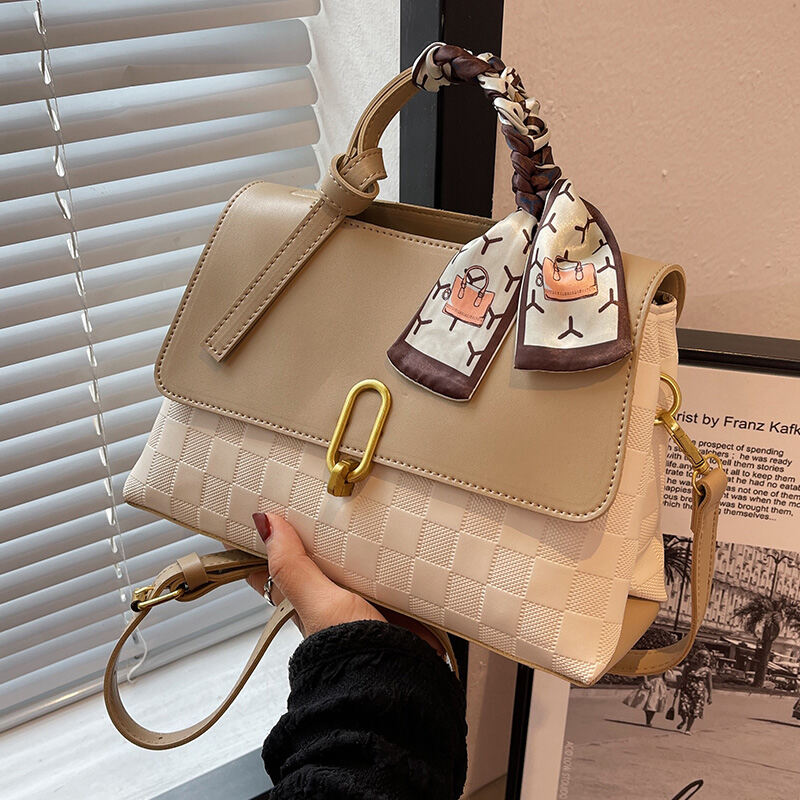 Winter Bags Women's 2022 New Fashion Hand Shoulder Bag High Grade Sense Western Style All-Matching Plaid Crossbody Bag